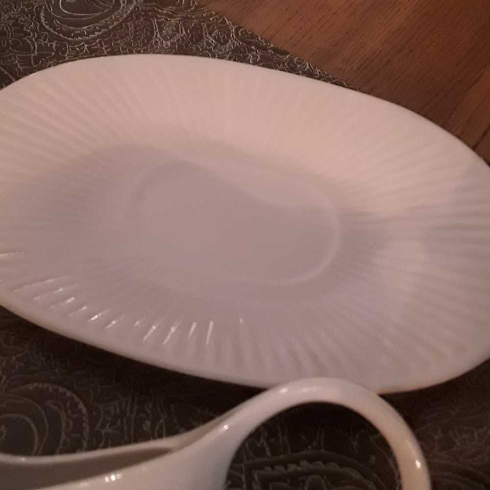 GIBSON EVERYDAY CHINA WHITE CLAREMONT GRAVY BOAT - Picture 4 of 8